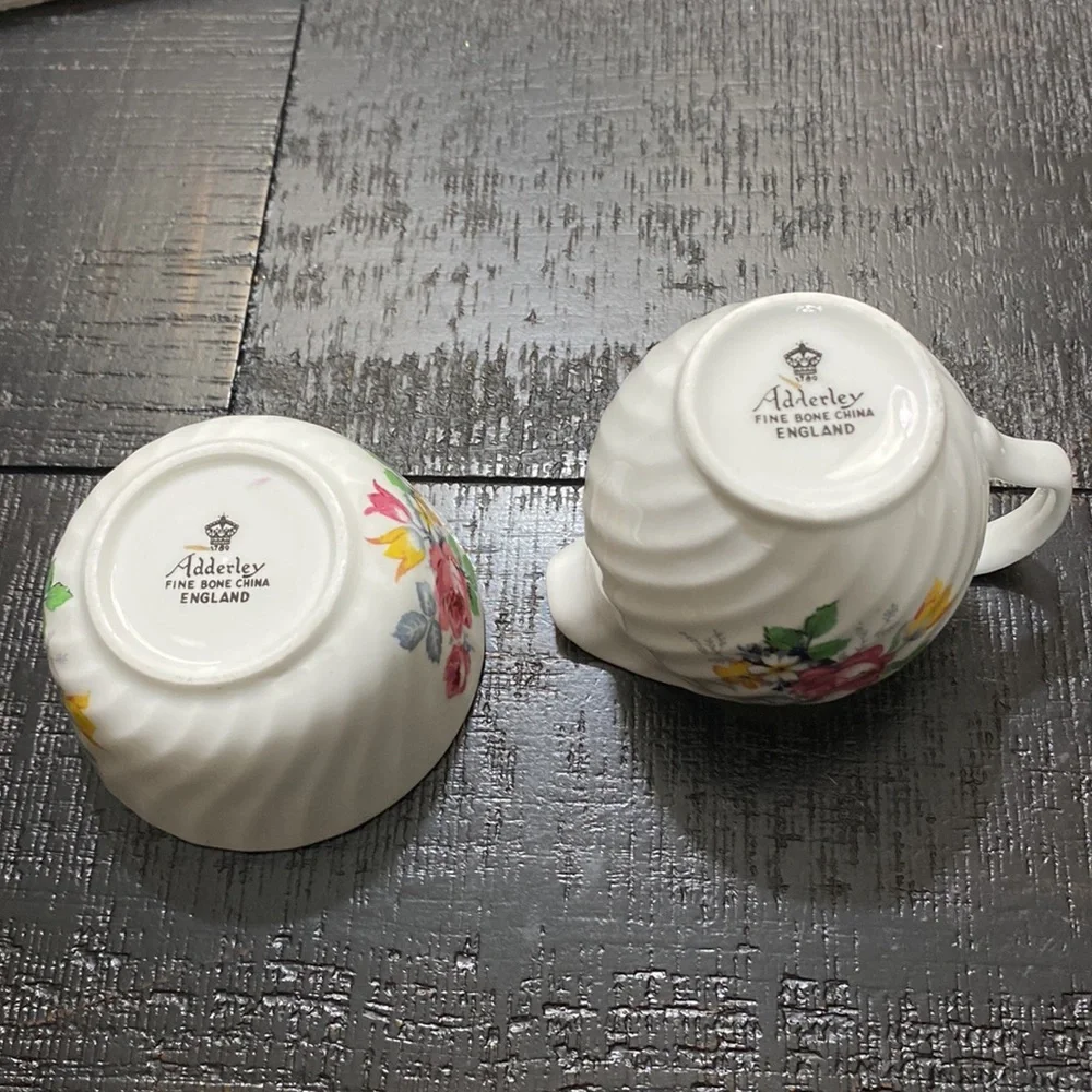 Vintage Adderley  Fine Bone Floral Creamer and Sugar Bowl Set! - Picture 4 of 4